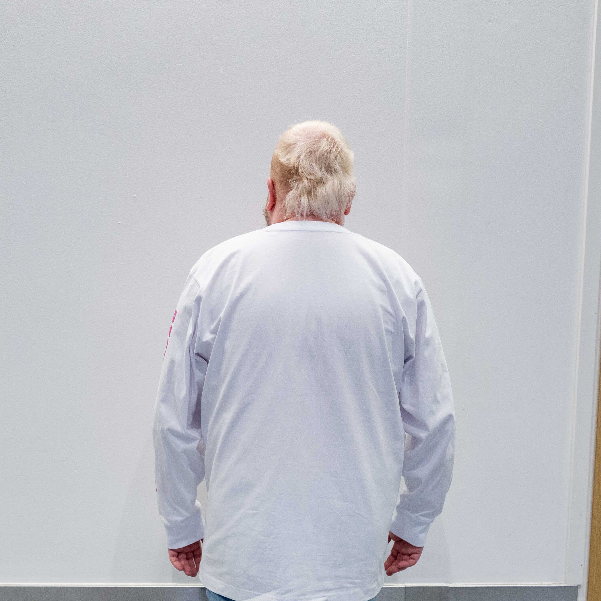 BACK TO THE HEAT -PITKÄHIHAINEN T-PAiTA